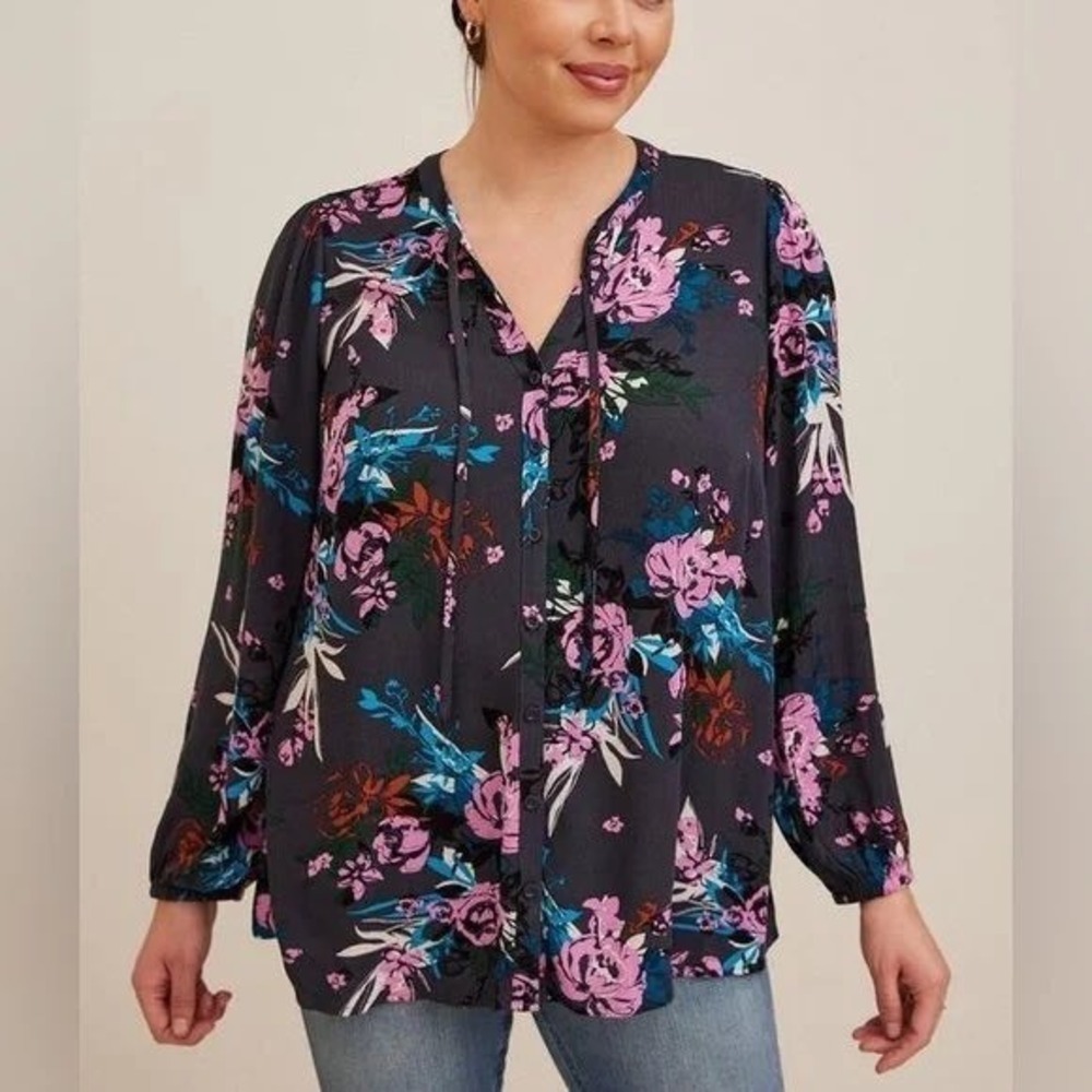 Torrid Floral Print Crinkle Gauze Button Front Peasant Top size 1 (1X) VNeck